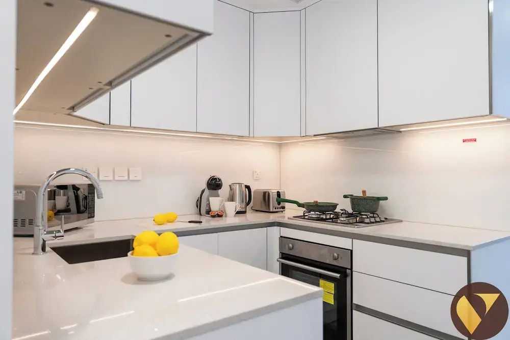 Vogue Vacation Homes, JVC Luma22 near Circle Mall, Studio Apartment with Balcony and Vibrant Community View, Access to all amenities