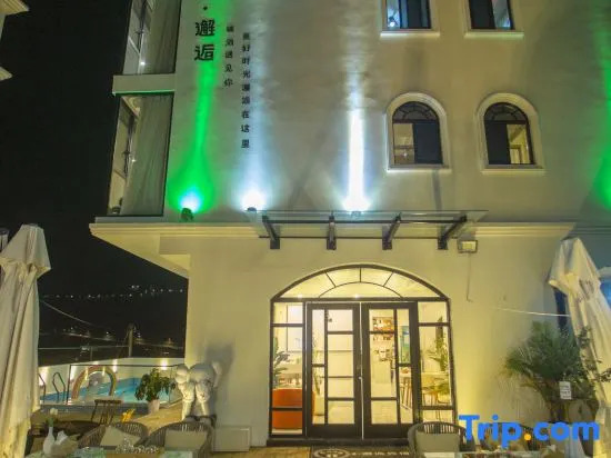 Shengsi Z·Encounter light luxury swimming pool resort