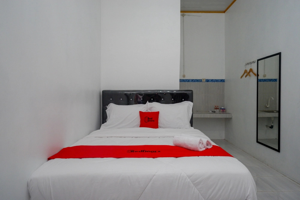 RedDoorz near Universitas Semarang 2