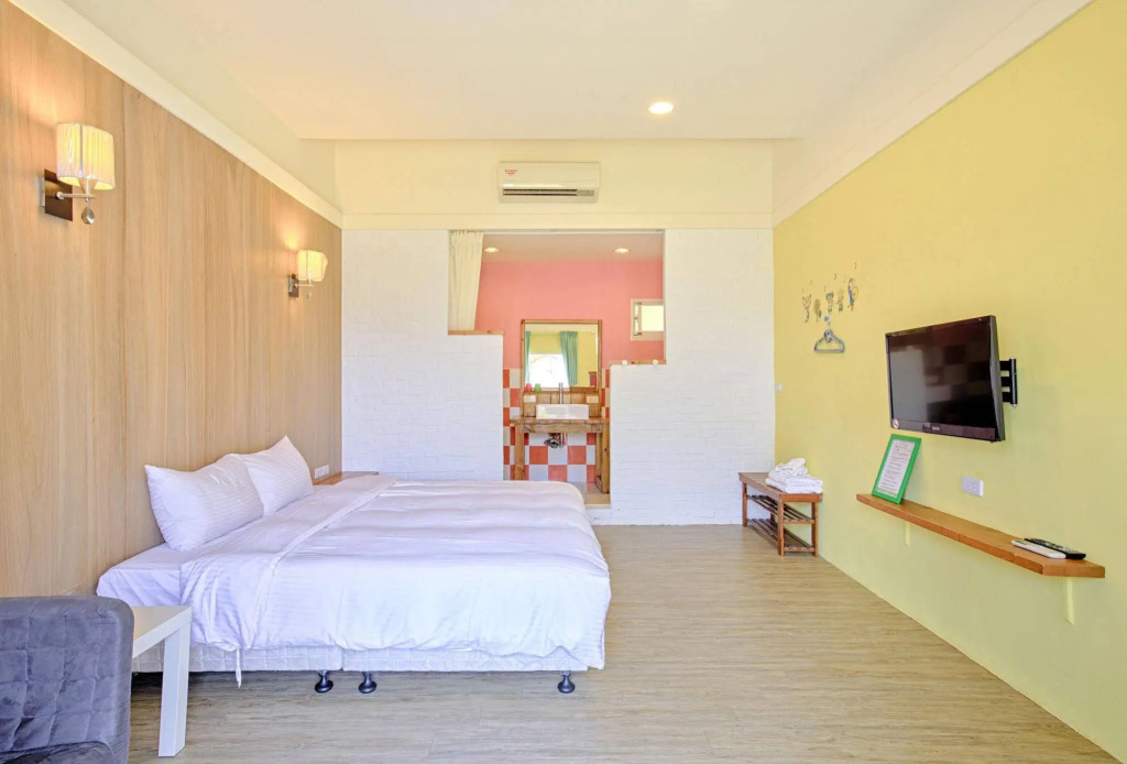 Love Summer Hostel