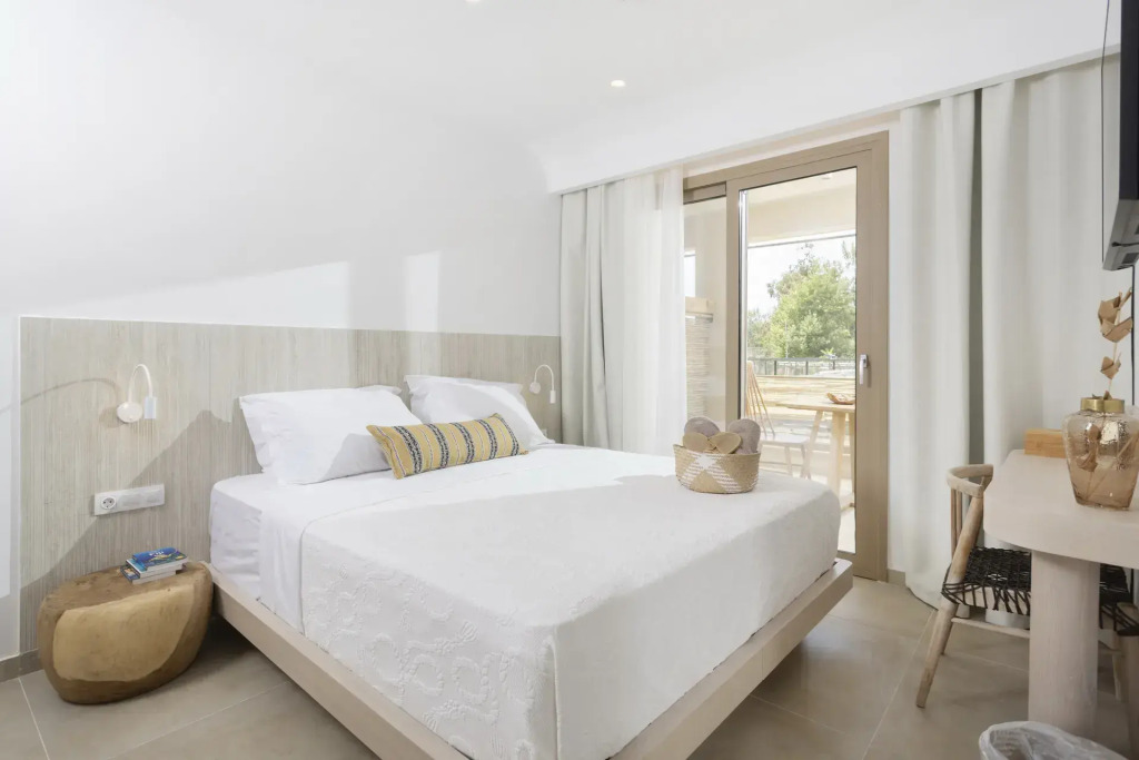 NŪSA suites & villas