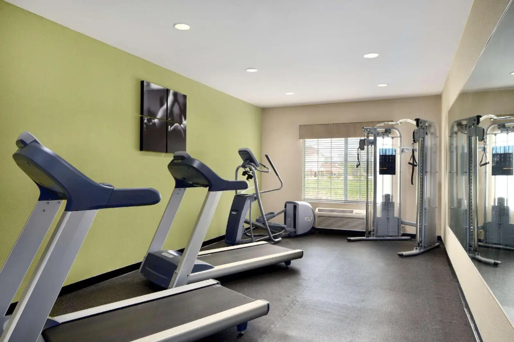 Country Inn & Suites by Radisson, Michigan City, IN
