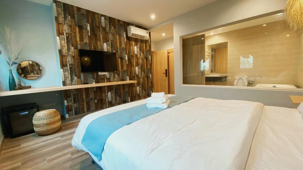 9BR West coast Phu Quoc townhouse by beach and shared swimming pools