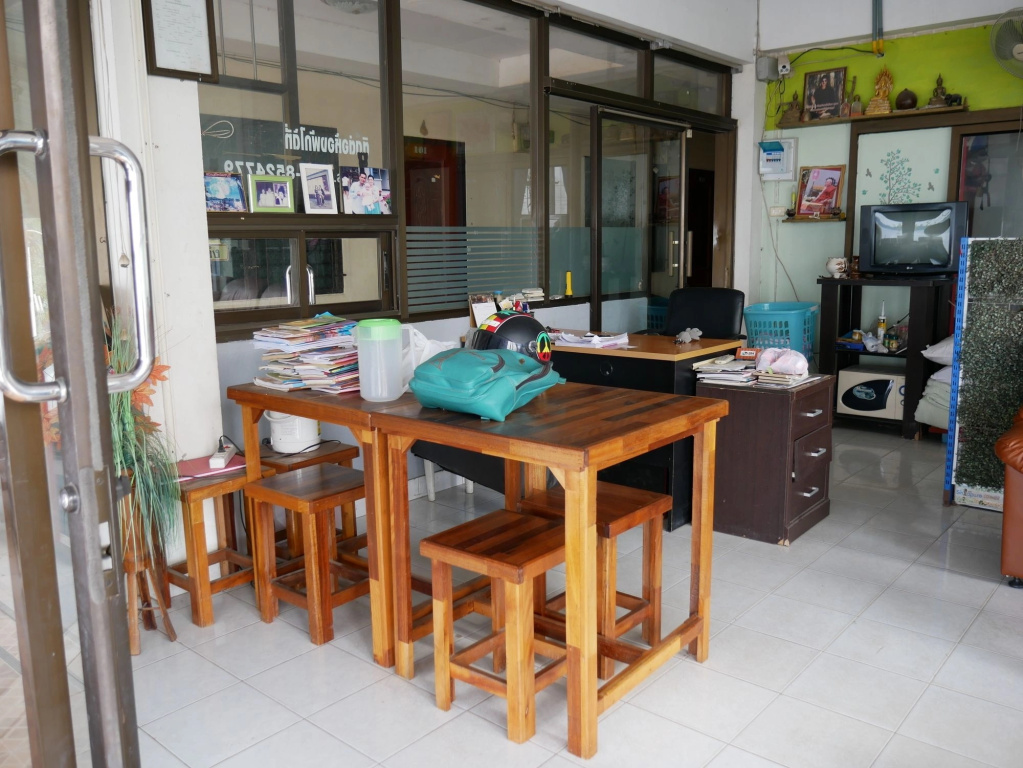 Phuttipong Apartment