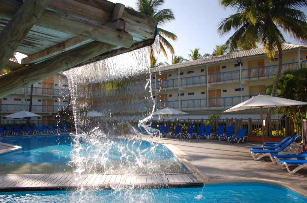 Studio dans Résidence Hotelière aux 3ilets Pointe du bout Résidence la Marina Carayou