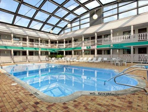 Elk Grove Hotel