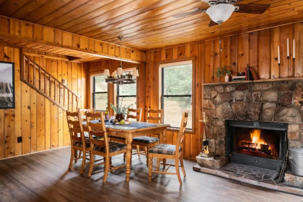 Cougar Lodge by AvantStay Private Character Cabin in Big Bear w Large Patio