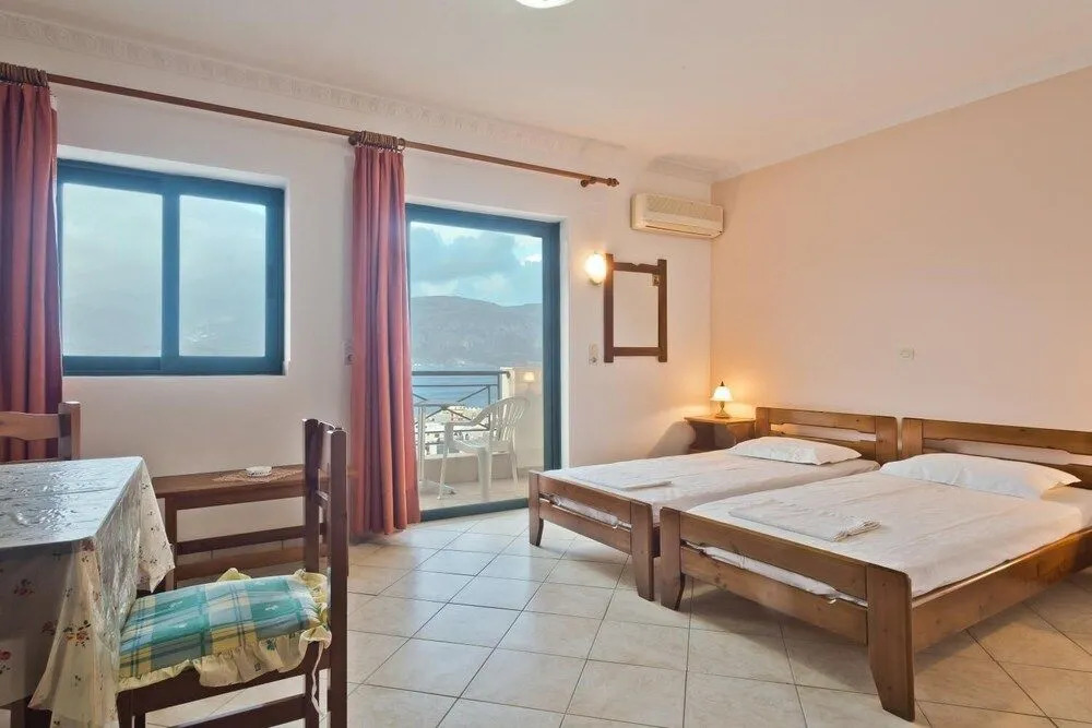 Fronis Apartment