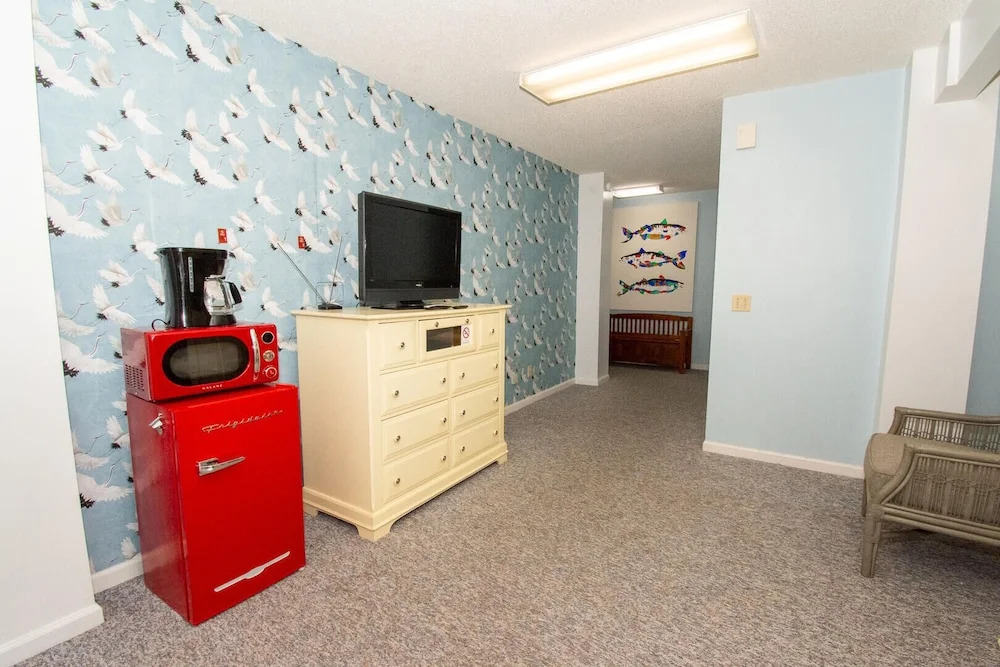 101 Ocean Point Dr