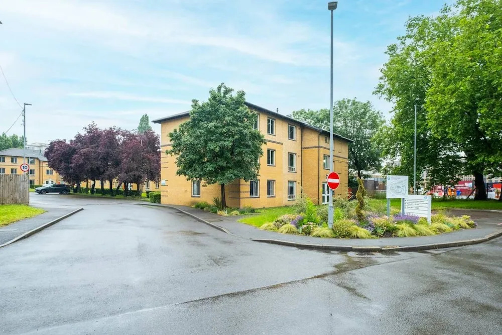 En Suite Rooms COLINDALE SK