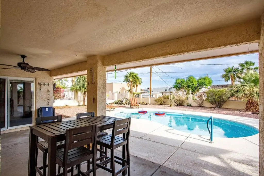 Home Away From Home! Stylish, Pool, Games, Firepit