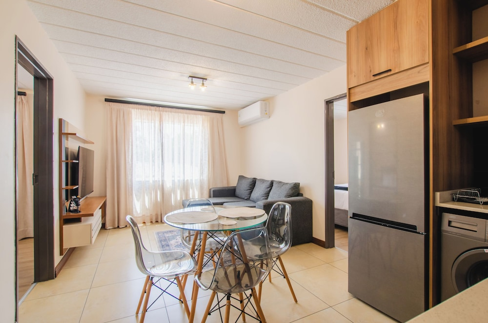 Melrose Corner Self-Catering Hotel Apartments