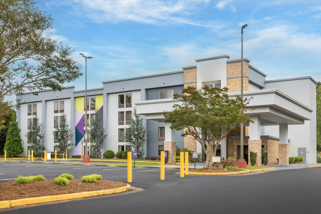 Spark by Hilton Atlanta Airport South College Park