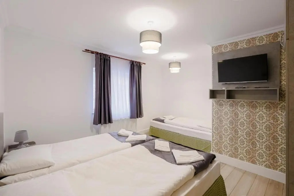 VAIAS Apartamente cu Terasa si Vedere Munte