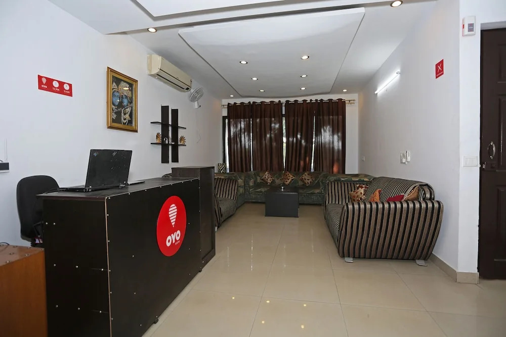OYO 8337 DLF Phase 4