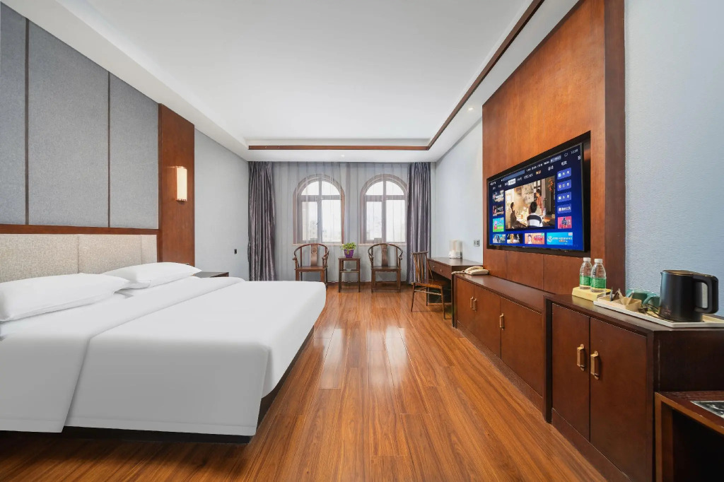 Vienna International Hotel of  Yingbin Road Altay Airport