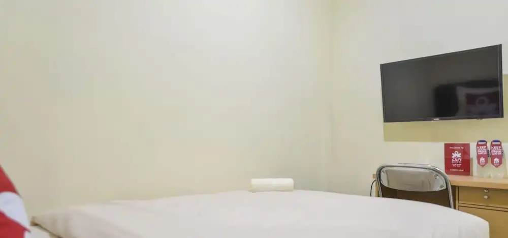 ZEN Rooms Near ITC Roxy Mas