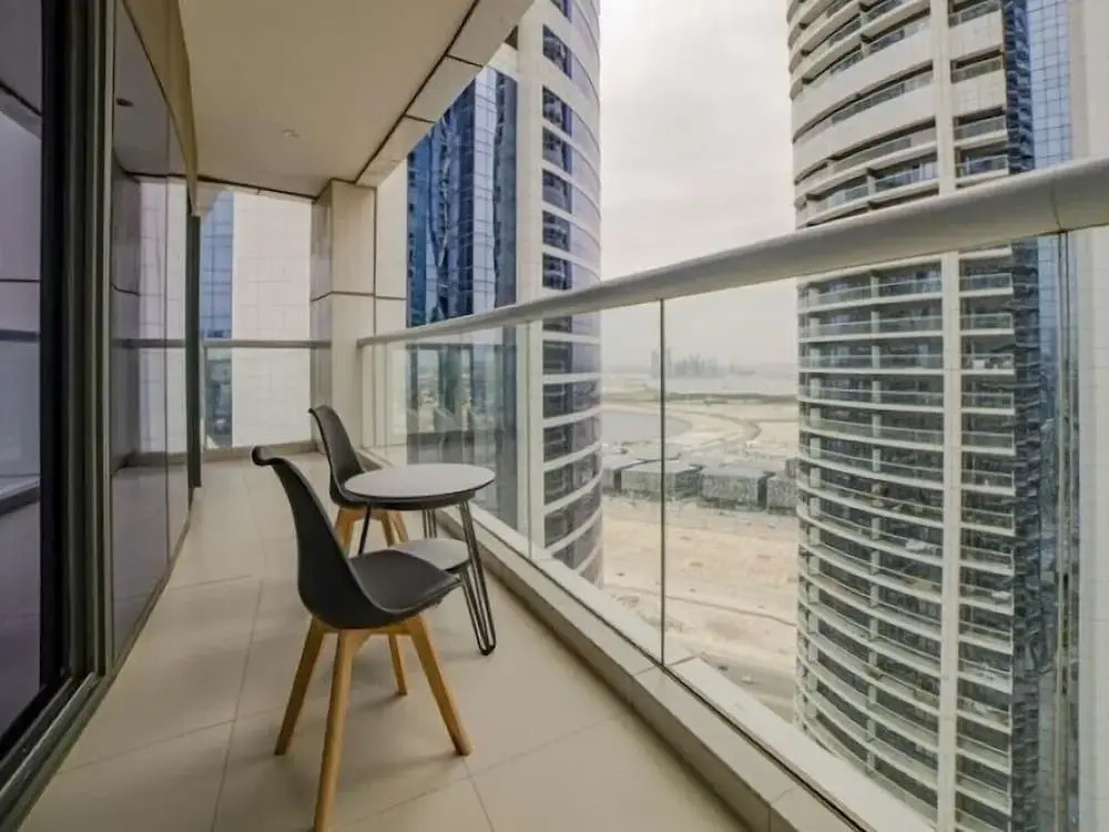 Luxury 2BR Apartment in Paramount Towers Business Bay