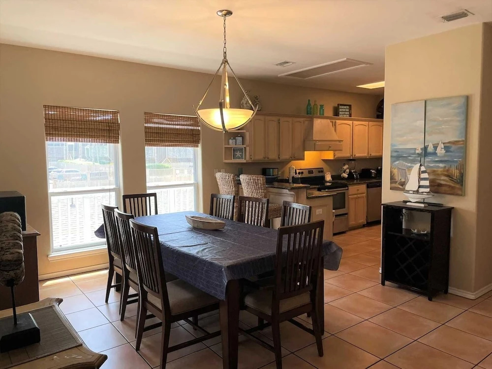 126 E Pike 4 Bedroom Home by RedAwning