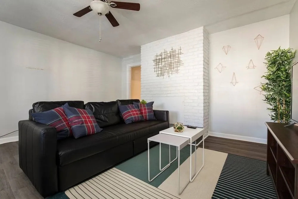 Modern yet historic 3BR House NEWLY Renovated
