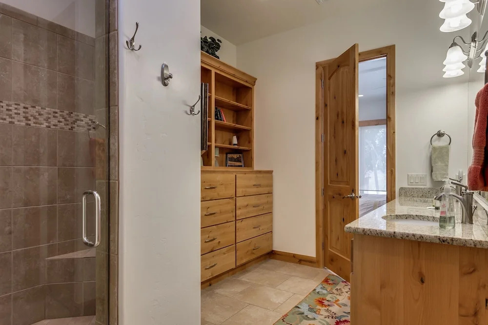 Pointe Of View 3 Bedroom Apts