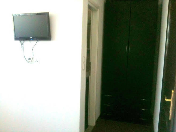 Motel Boss