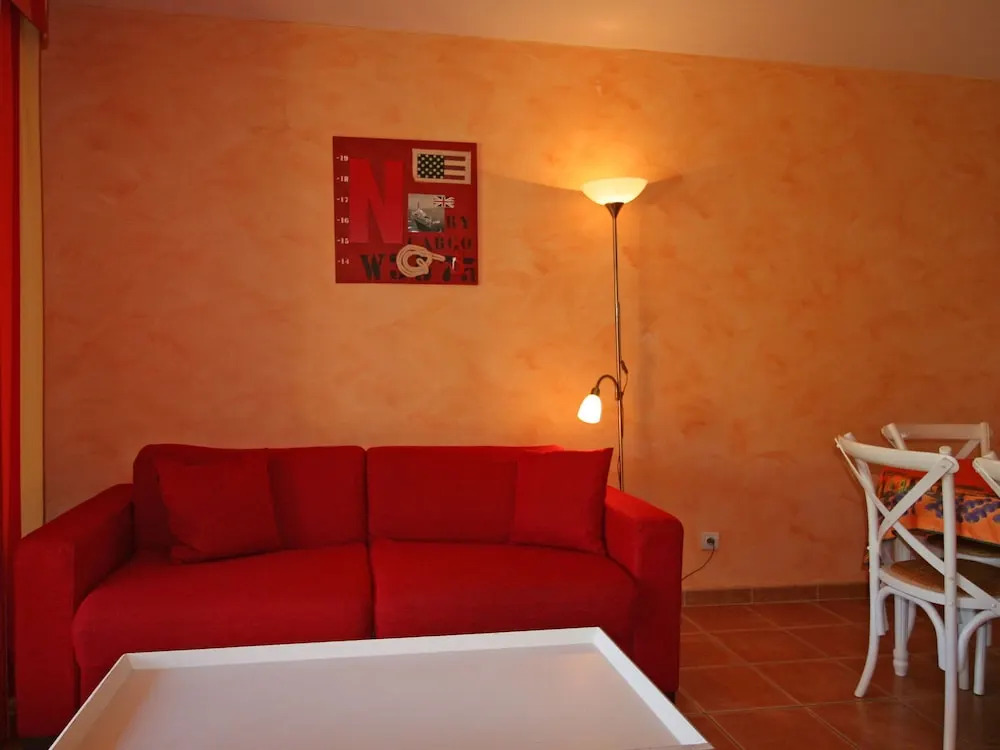 Comfy Holiday Home with Swimming Pool, Garden, Terrace, Pond