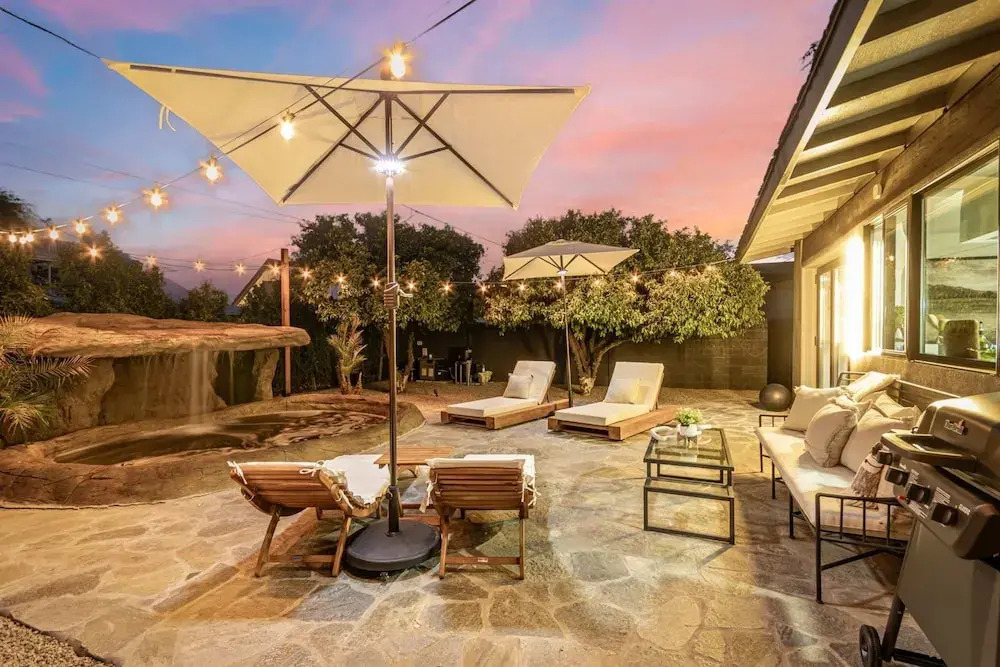 Solanova Designer Oasis With Cocktail Pool Theater