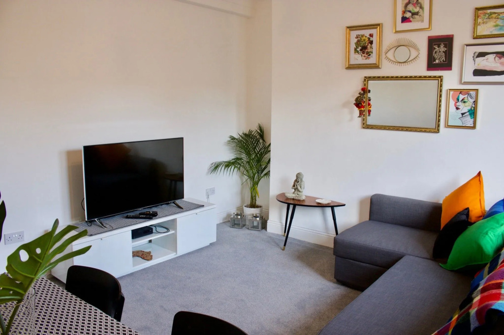 2 Bedroom Apartment Near Murrayfield