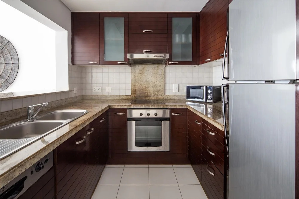 Chic and Stunning 2BR With Dubai Marina Views!