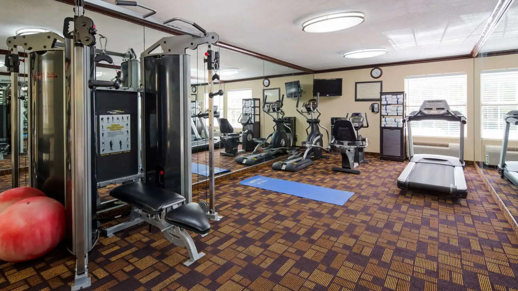 Clarion Pointe Addison - Dallas North