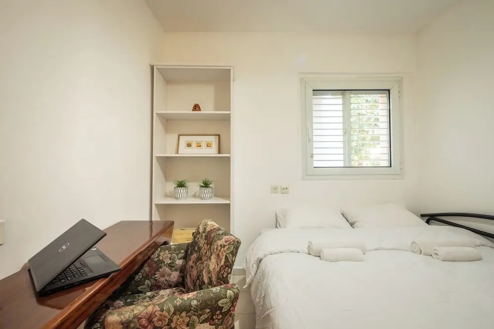 Homey Kiryat Haim Apt by Sea N Rent