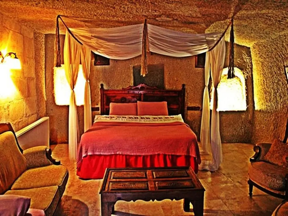 Hilem Cave House