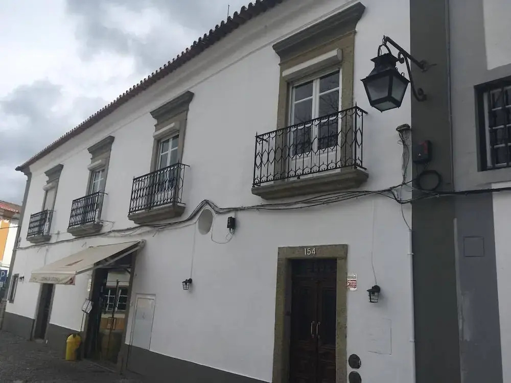 Avis Guesthouse