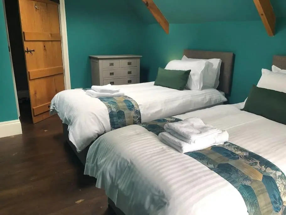 Spacious 4-bed House in Lynton