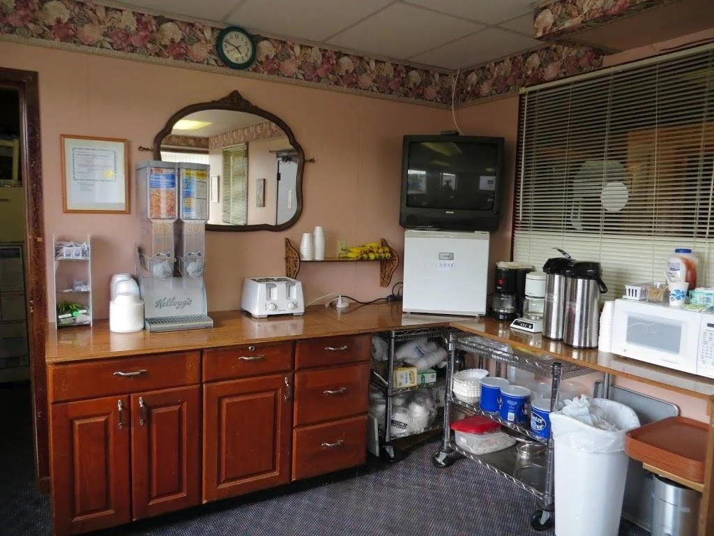 Bluffs Inn & Suites