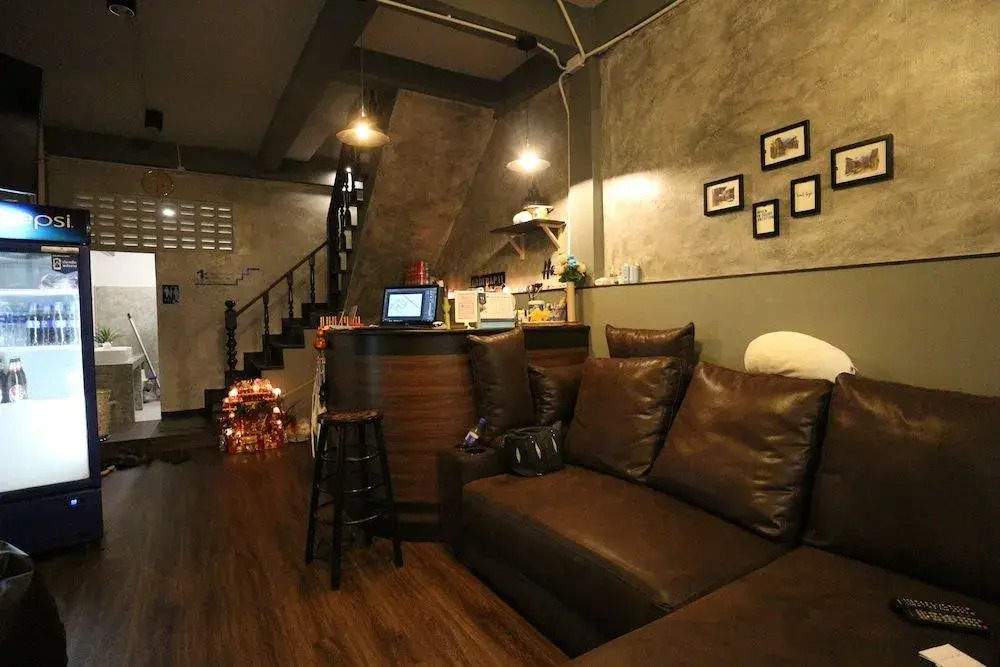 OYO 612 Hansa Hostel