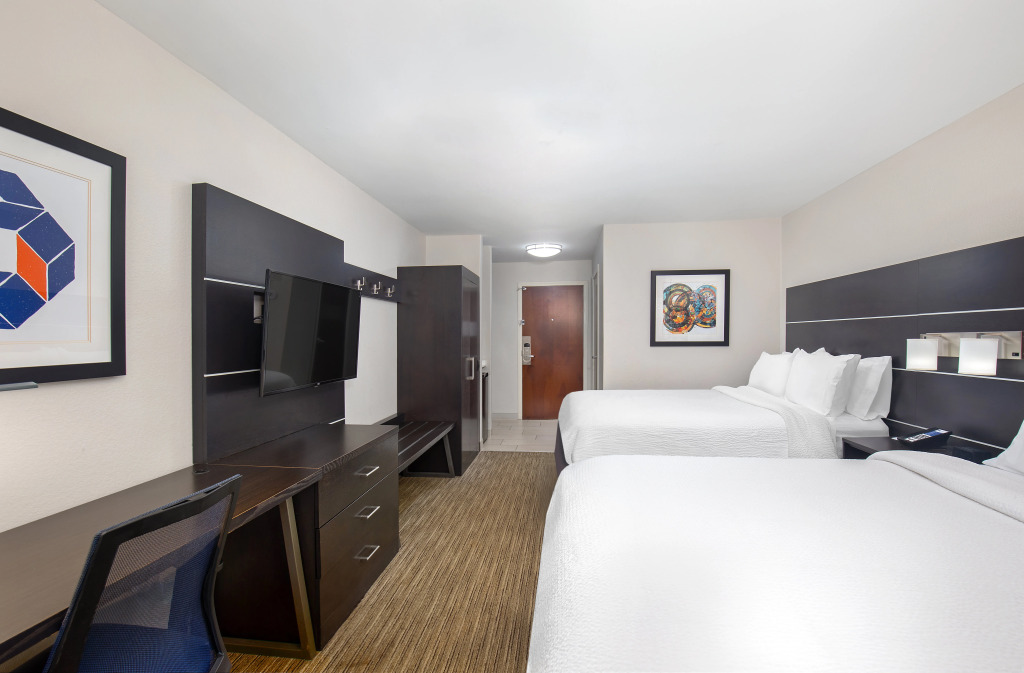 Holiday Inn Express & Suites Locust Grove by IHG