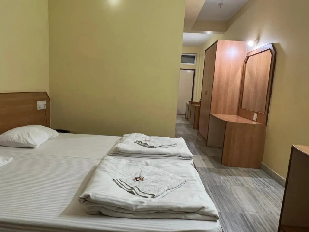 Hotel Lee Garden Near to Blue Flag Beach 500 Mtrs