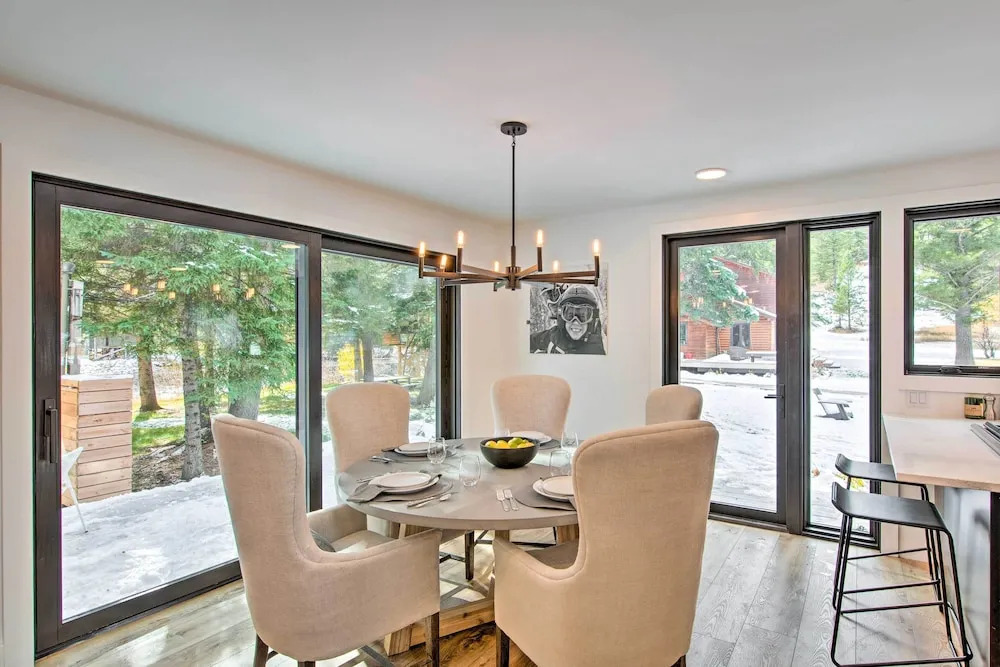 Modern Riverfront Home: 6 Mi to Big Sky Town!