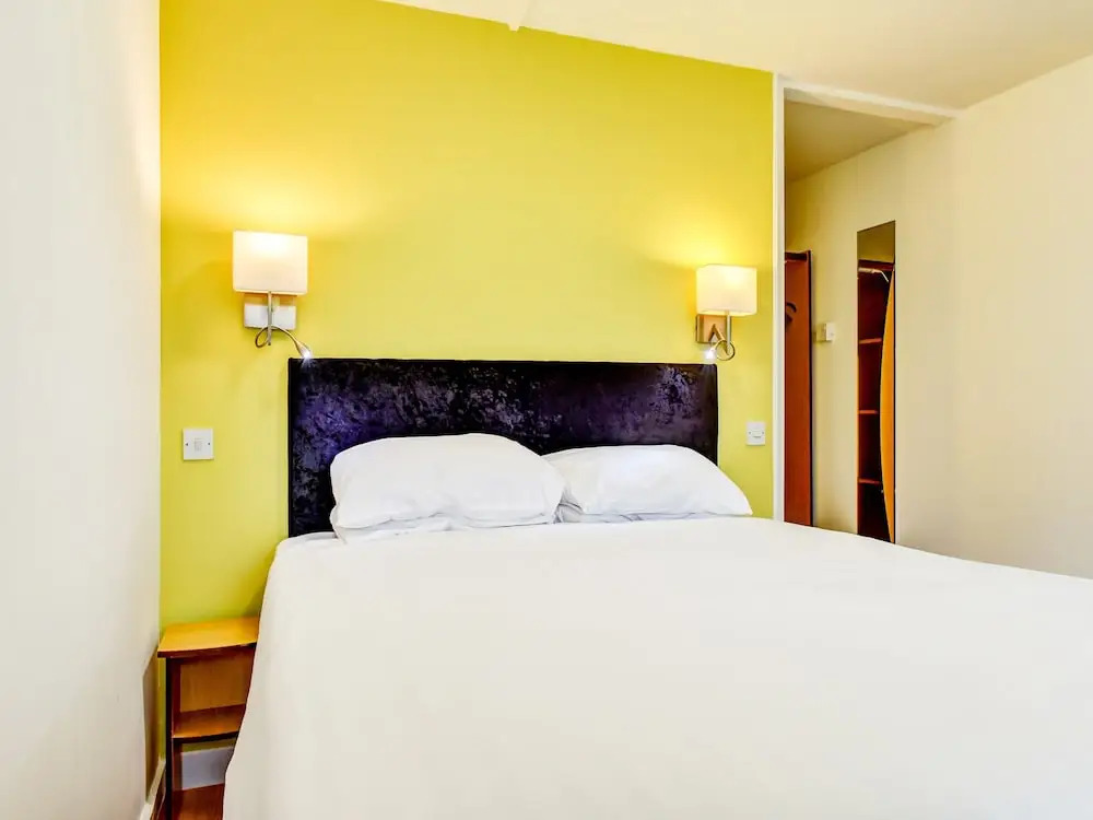 The Hotel Rafiya, Redditch