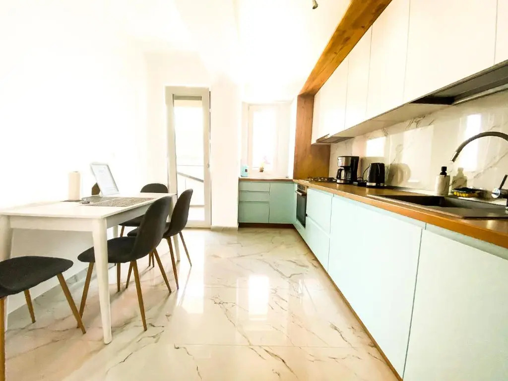 Serene Ambiance 1 BR Apartment with private parking and terrace
