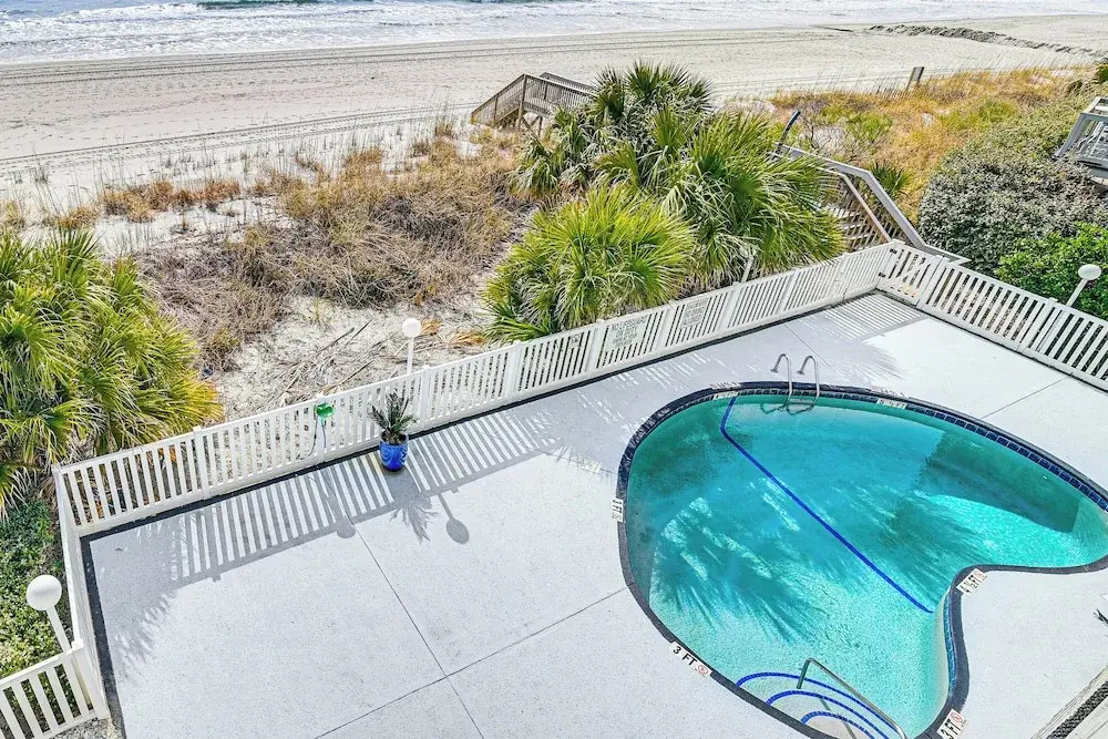 On-the-beach Escape: Oceanfront in Surfside!