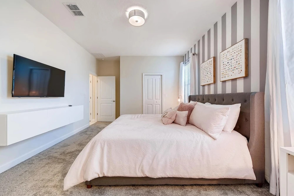 8801 IC 8BR Dream Retreat: Luxury Villa