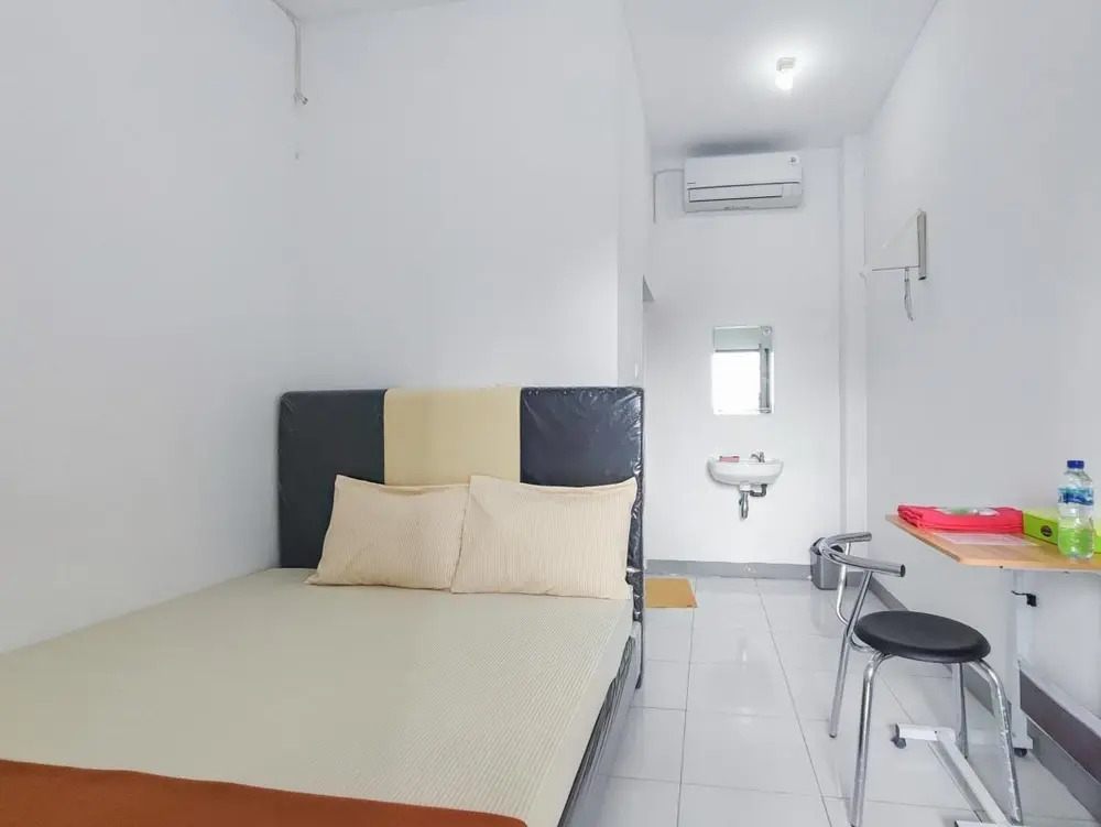 Shekinah Homestay & Cafe Waikabubak RedPartner
