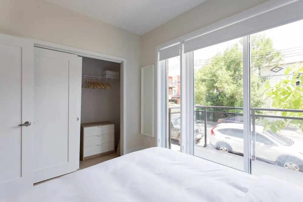 Perfect 2 Bdr, 2 Bath Landing for the Family