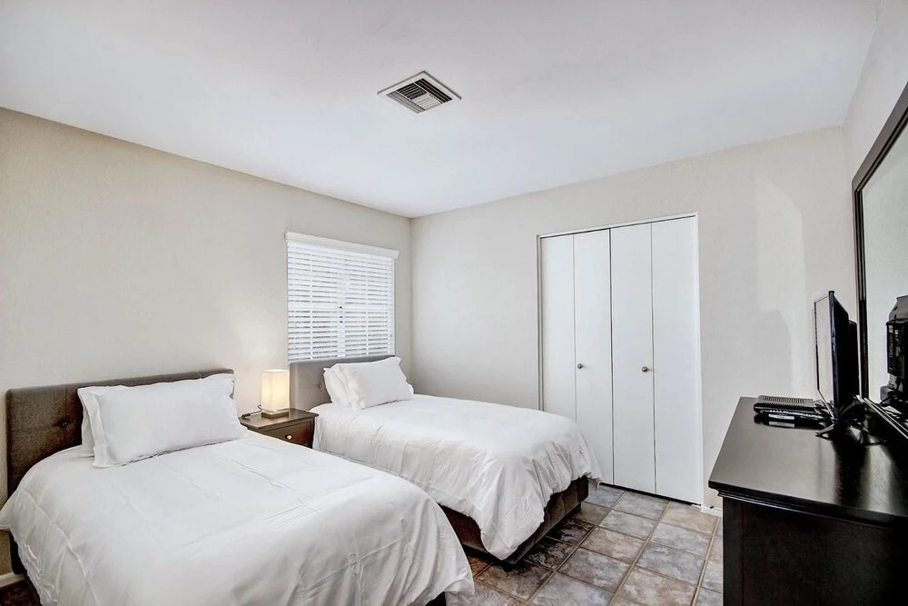SLS Sandra with FREE Heated Pool, Spa, Pool Table & More.