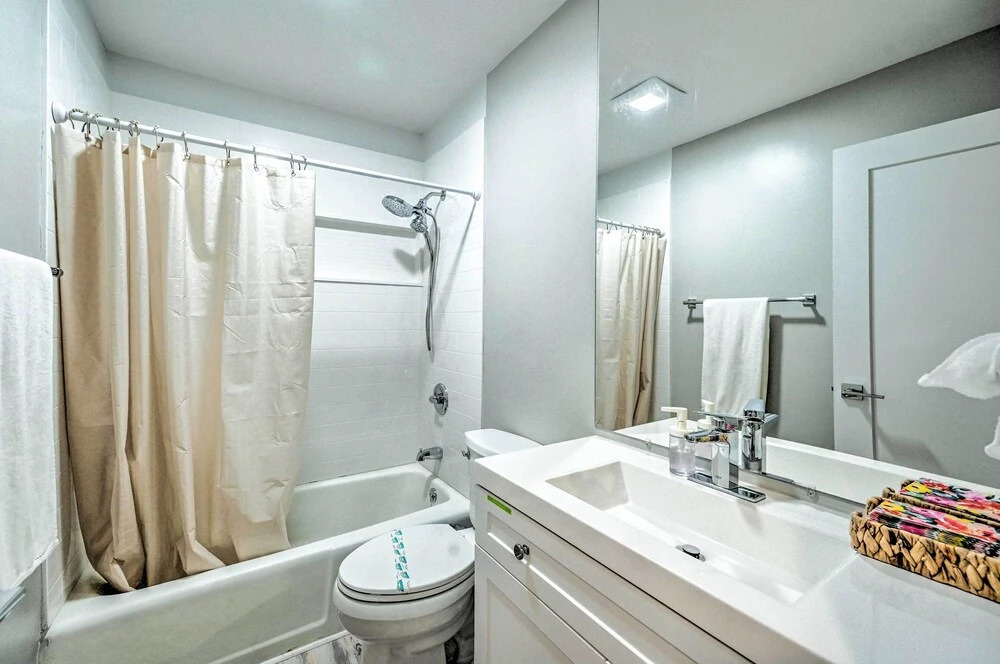 Home Close to Naples Beach - Pets Welcome!