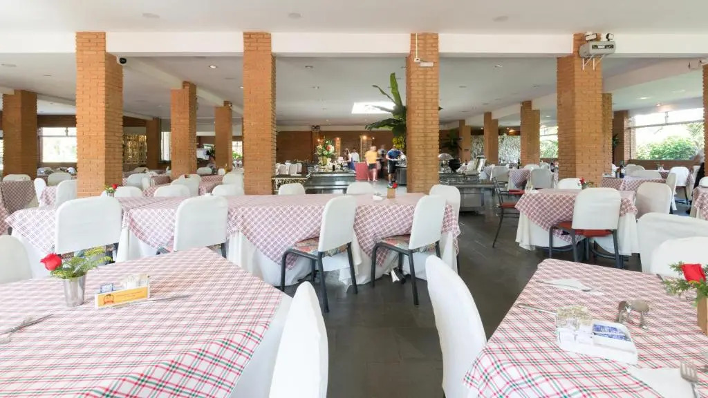 Grinbergs Village Hotel