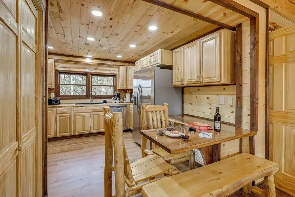 Hot Tub + Game Room: Gatlinburg Family Cabin!
